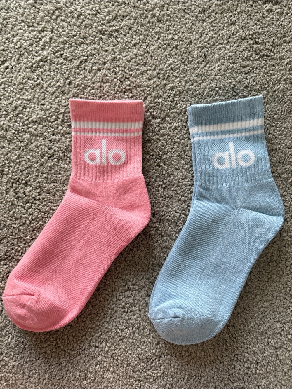 ALO Unisex Half-Crew Throwback Sock in Pink and Light Blue - pair